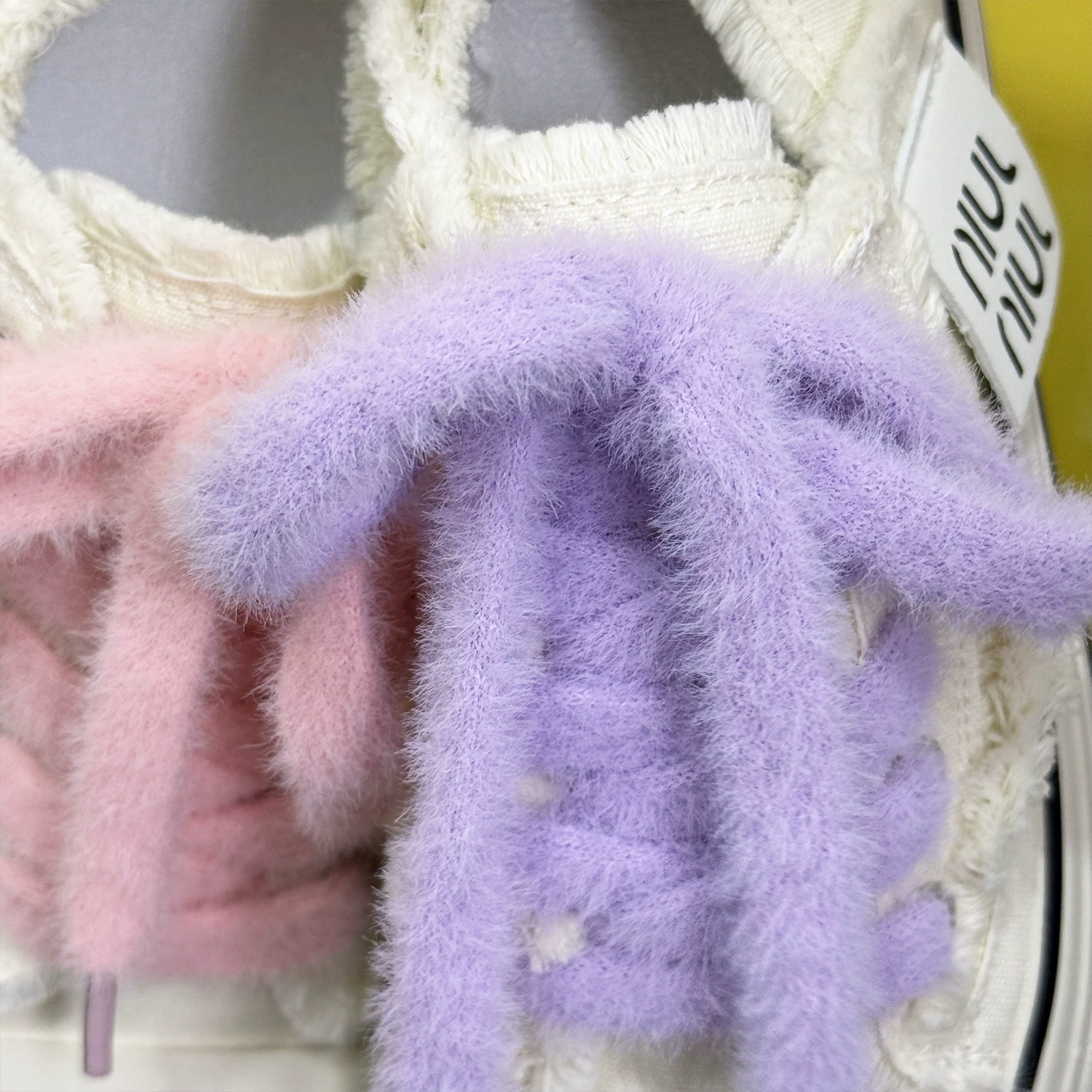 Зима 2025 новая норковая шерсть плюшевые шнурки Симпатичные шнурки ветра с AJ1 хлебная обувь немецкая тренировка обувь