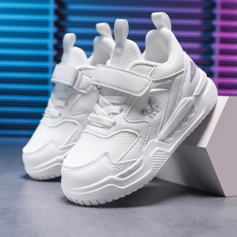 Zapatos de skate para niños 2025 primavera nuevos zapatos de escuela primaria para niños zapatos casuales antideslizantes con suela suave zapatos blancos para niñas