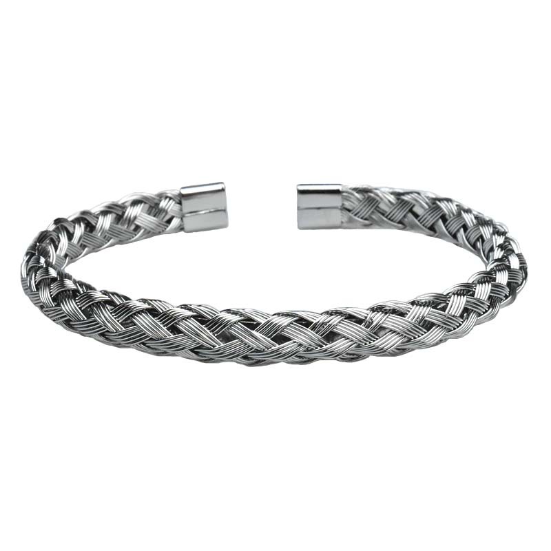 Platinum bracelet with pigtail