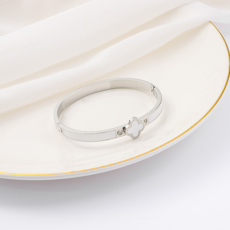 Pulsera de titanio y acero para mujer, diseño moderno y sencillo, pulsera de lujo que no se desvanece, venta al por mayor en stock.