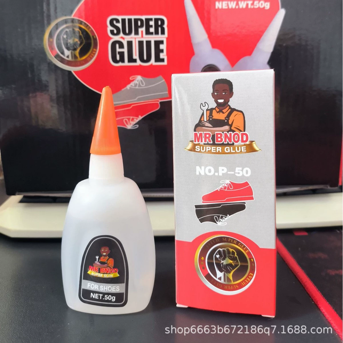 Производитель поставляет маслянистый клей, блокирующий воду, прозрачный клей подходит для металлического оборудования, кожа, резиновая древесина, часть пластика