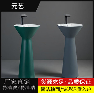 ����ʽϴĘ���l���g��ɫϴ�����մ�ϴ��̨��һ�w��С̖���ʽ����