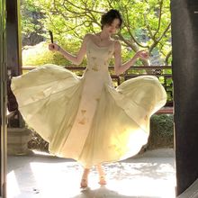 新中式禅意绿色吊带裙女春装茶系独特新款连衣裙高级绝美别致长裙