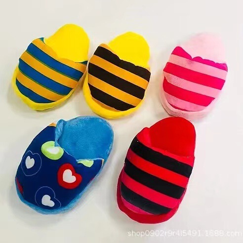 2024 Popular New Pet Toys Cartoon Slippers Sounding Toys Resistant to Chewing and Molaring Cat and Dog Supplies