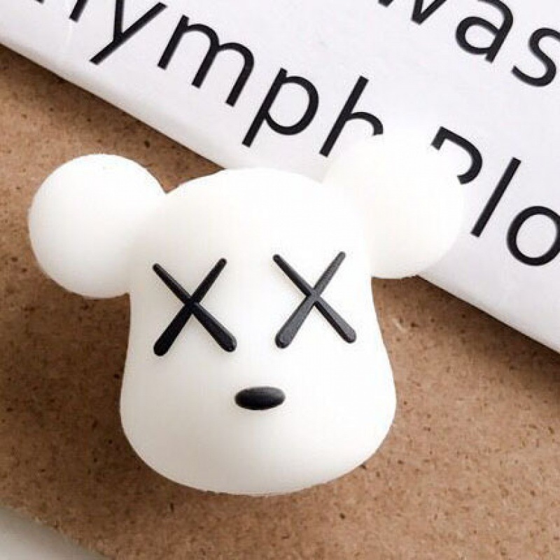 백인 폭력적인 곰