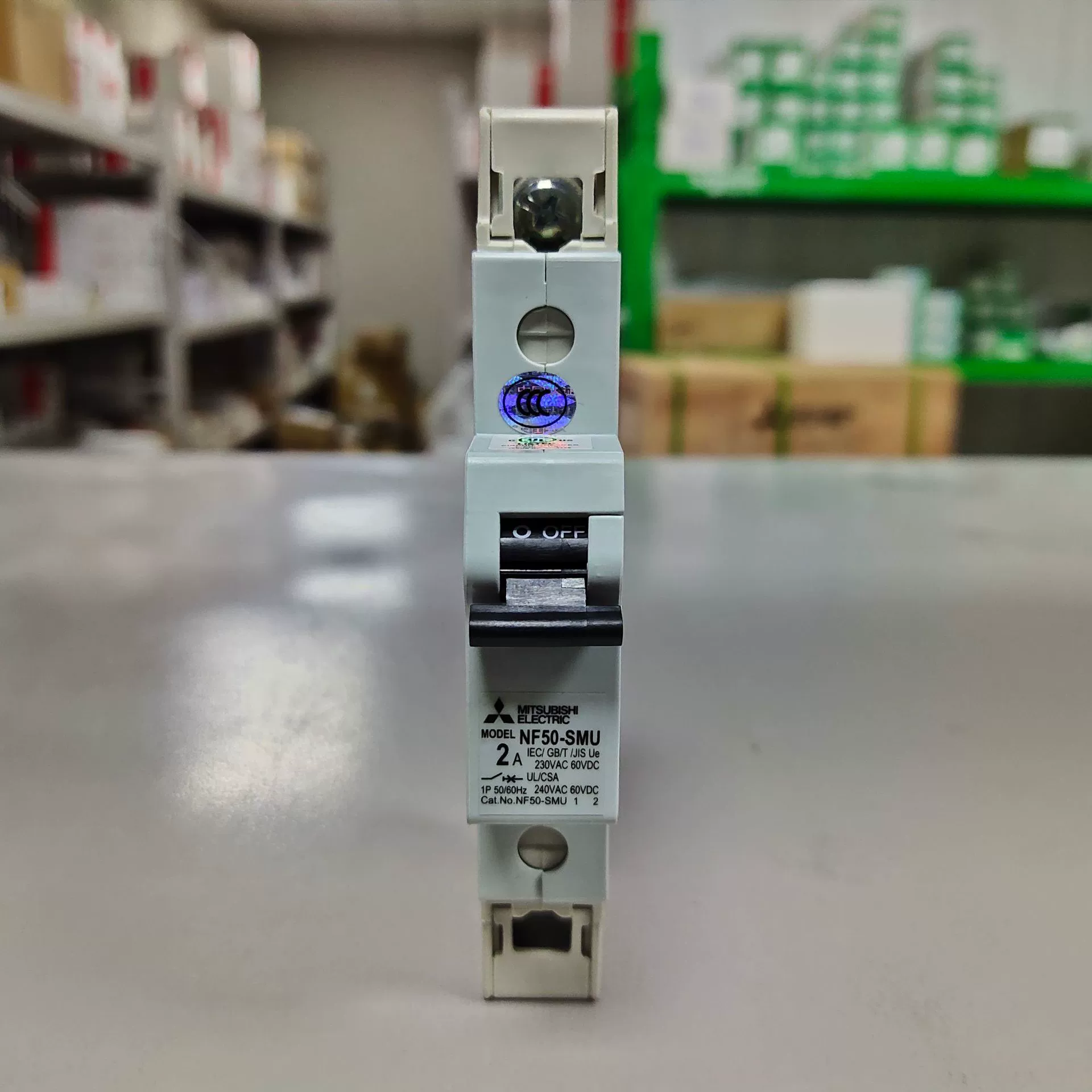 Mitsubishi new plastic shell switch NF400-SW 3P 400A original spot