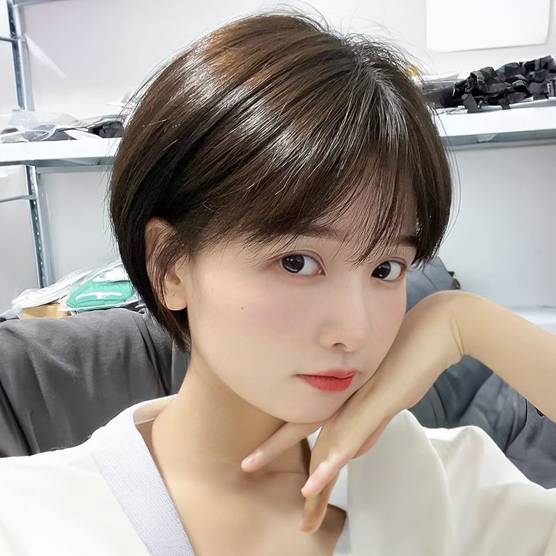 Realistic Layered Short Straight Hair Wig with French Air Bangs, Bob Style, Versatile and Face-Slimming Realistic Layered Short Straight Hair Wig with French Air Bangs, Bob Style, Versatile and Face-Slimming