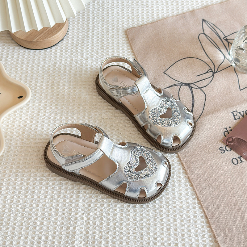 Niñas de moda versátil sandalias 2026 verano nuevo niño amor sequilla dulce viento princesa zapatos zapatos image 3
