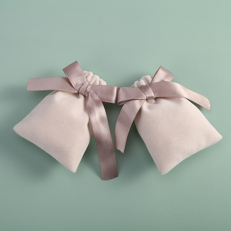 Simple Style Classic Style Bow Knot Flannel Jewelry Packaging Bags display picture 10