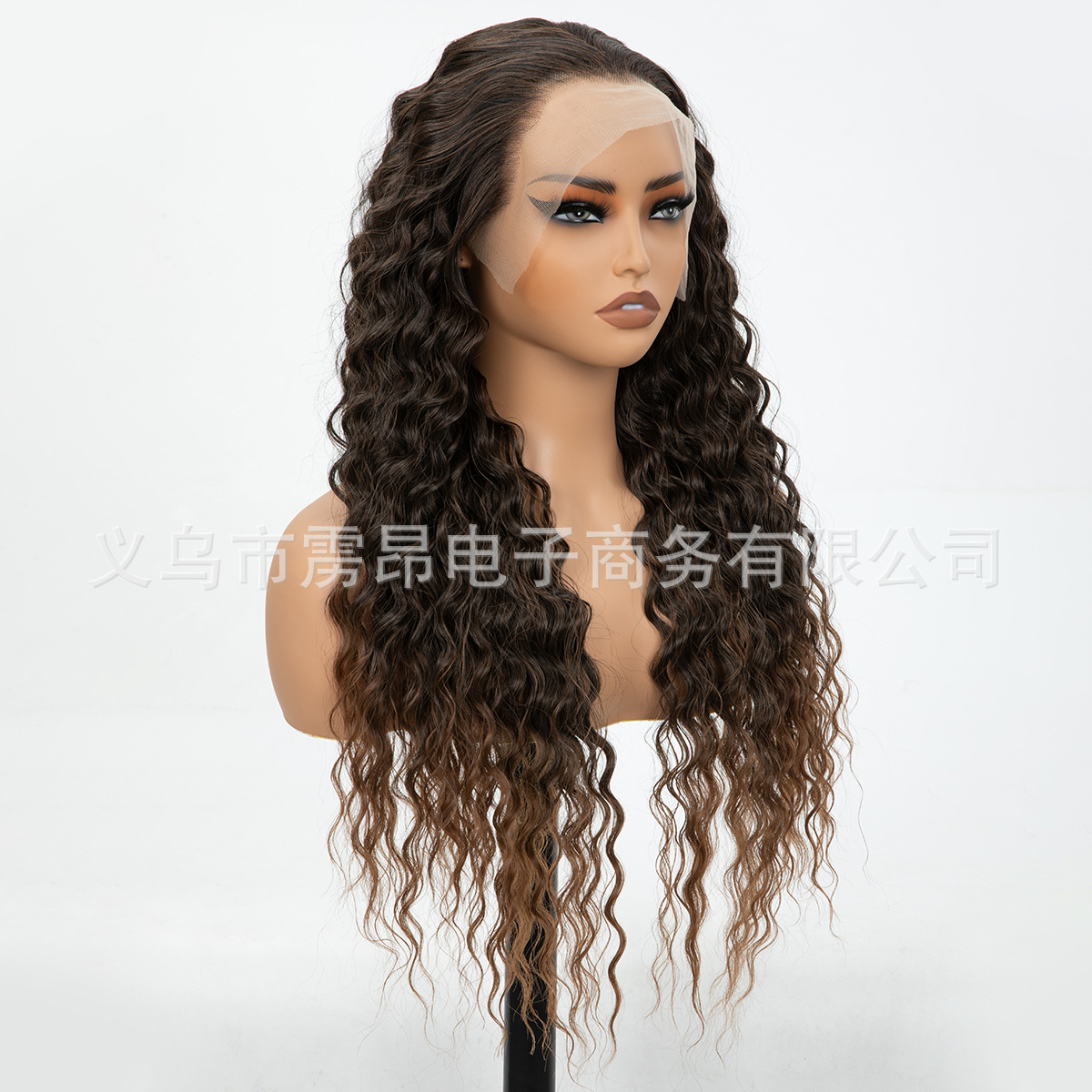 Peluca de encaje frontal estilo europeo y americano para mujer, peluca larga y rizada estilo yaki 13*4, peluca completa, comercio de exportación.