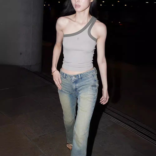 Tight one-shoulder vest, white/black/rose red contrasting with pink/oatmeal contrasting with army green/dark gray contrasting with black, slim slanted shoulder top