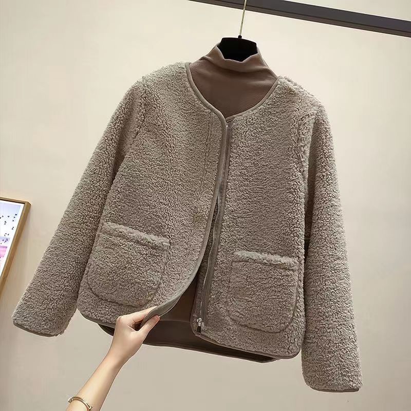 秋冬の新型は羊の小毛の大きいサイズの小さい香風の婦人服のコートに似合います。