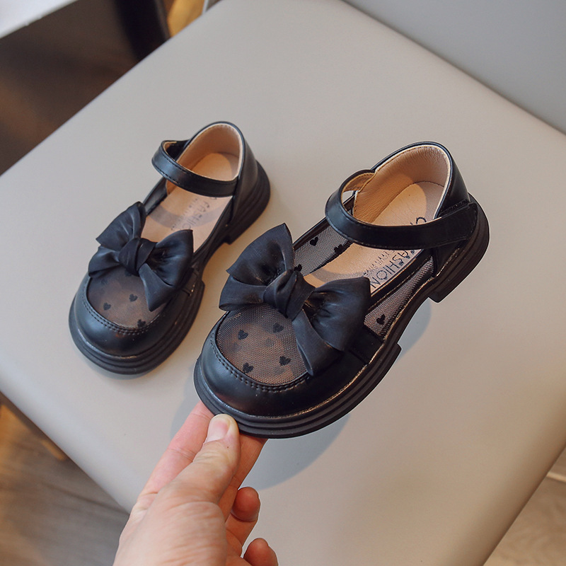 女の子の靴2025夏の新しい通気性の靴の中の大きい子供の柔らかい底の滑り止めの靴の女の子のスポーツネットの靴|undefined