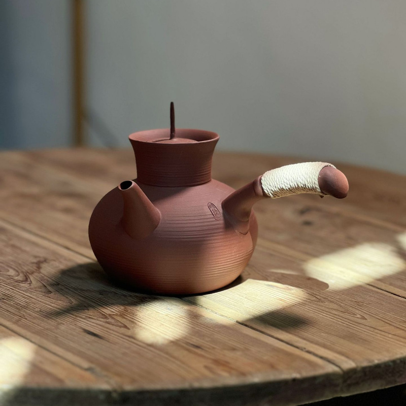 Chaozhou Raw Mineral Purple Clay Sand Electric Ceramic Stove Charcoal Stove Side Handle Pot Kung Fu Tea Set Charcoal Stove Boiling Water Ceramic Pot with Lid