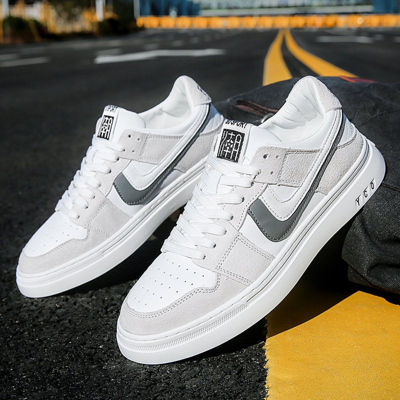 Casual zapatos de skate de hombre primavera y verano 2024 nuevos zapatos blancos de estudiantes coreanos de moda universal zapatos deportivos transpirables
