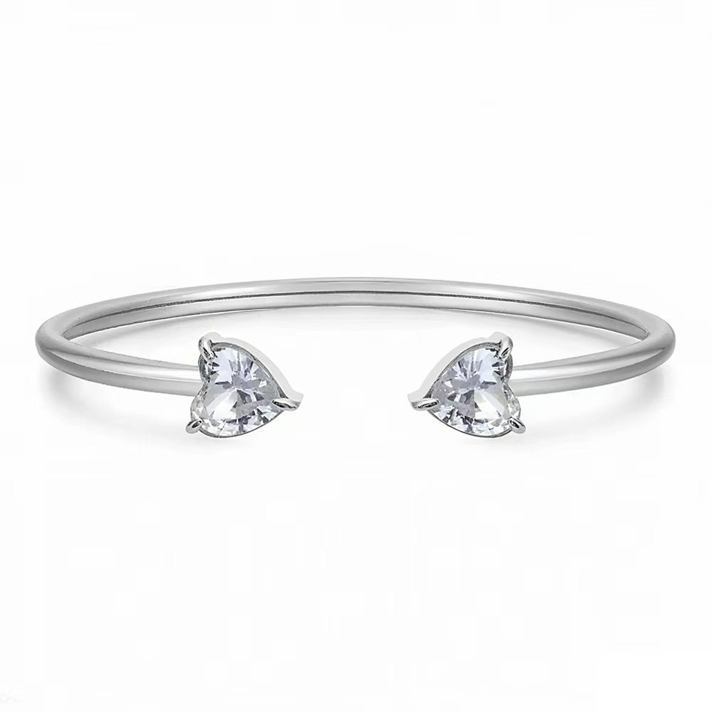 Steel bracelet heart-shaped