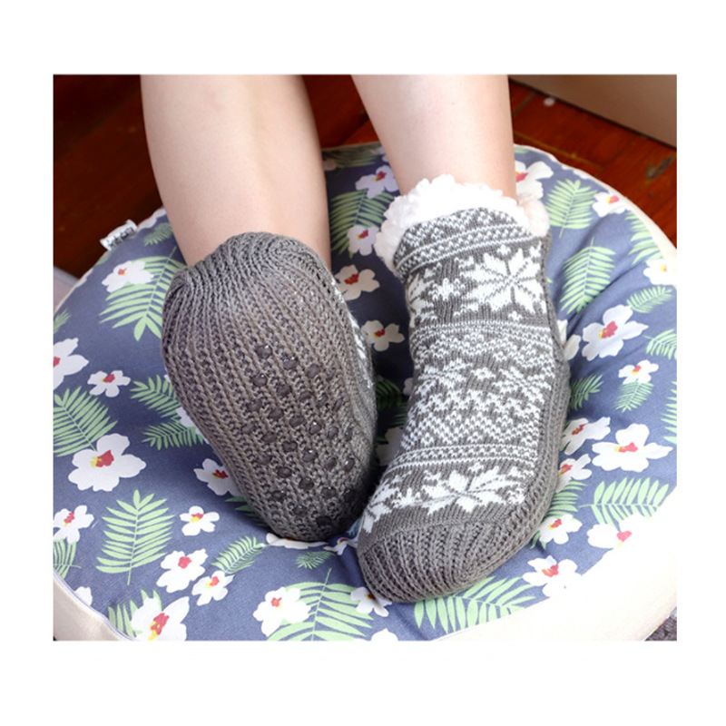 Calcetines de nieve de dibujos animados de invierno calcetines de piso de lana de cordero postparto engrosados calcetines de sueño cálido fabricante