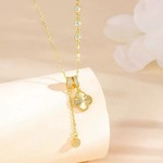 镭射幸运四叶草项链女不对称锁骨链流苏铜钱镶钻高级感真金电镀