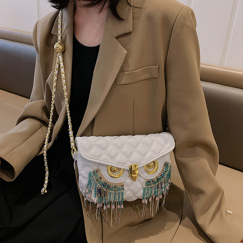 Syksyn ja talven uusi tekstuuri, raskaan teollisuuden muotoilu, trendikäs monikäyttöinen ketjulla varustettu tupsupöllö, naisten yksiolkainen olkalaukku_voghion.com