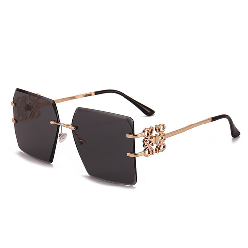 New Fashion Rims Large Frame Sun Glasses Korean Style Trendy Black Glasses with Bow Decorated Legs Wholesale 8308