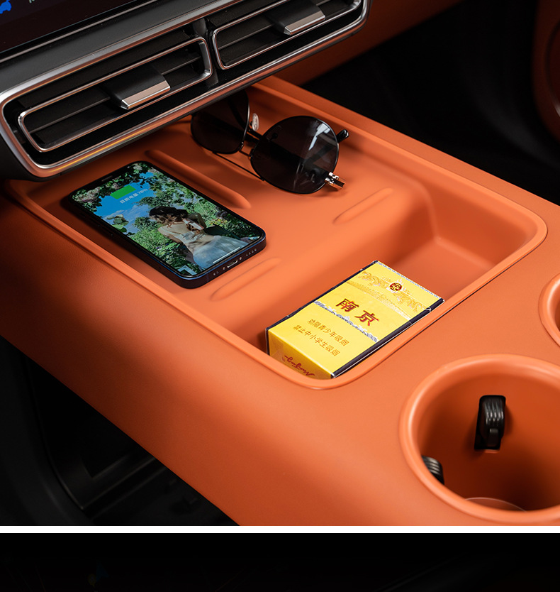 Suitable for ideal L9 cup holder l8L7 wireless charging silicone pad storage box central control protection pad automotive supplies modification