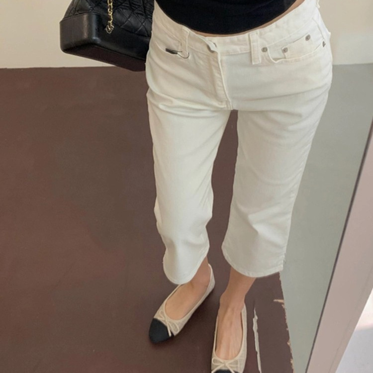 Women's spring-summer new slim-fit high-waisted cropped jeans with built-in hip pads and small side slits, stylish and flattering for petite figures Women's spring-summer new slim-fit high-waisted cropped jeans with built-in hip pads and small side slits, stylish and flattering for petite figures