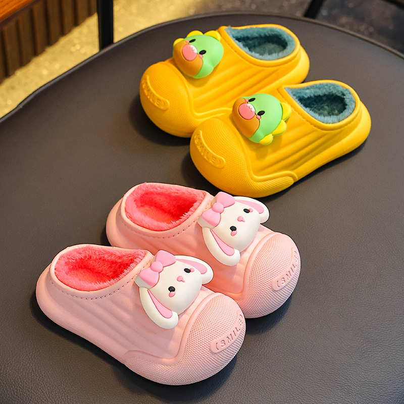 Zapatillas de algodón de invierno para niños y niñas calientes con cubierta de algodón impermeable de vello lindo bolso de bebé zapatos de algodón