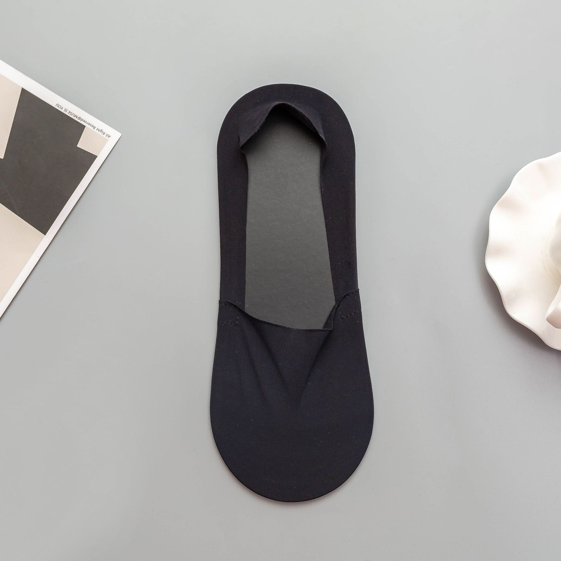 Calcetines invisibles del tobillo de la parte inferior de la caída del pelo del corte arbitrario de los hombres del talón de la silicona de los hombres invisibles del verano