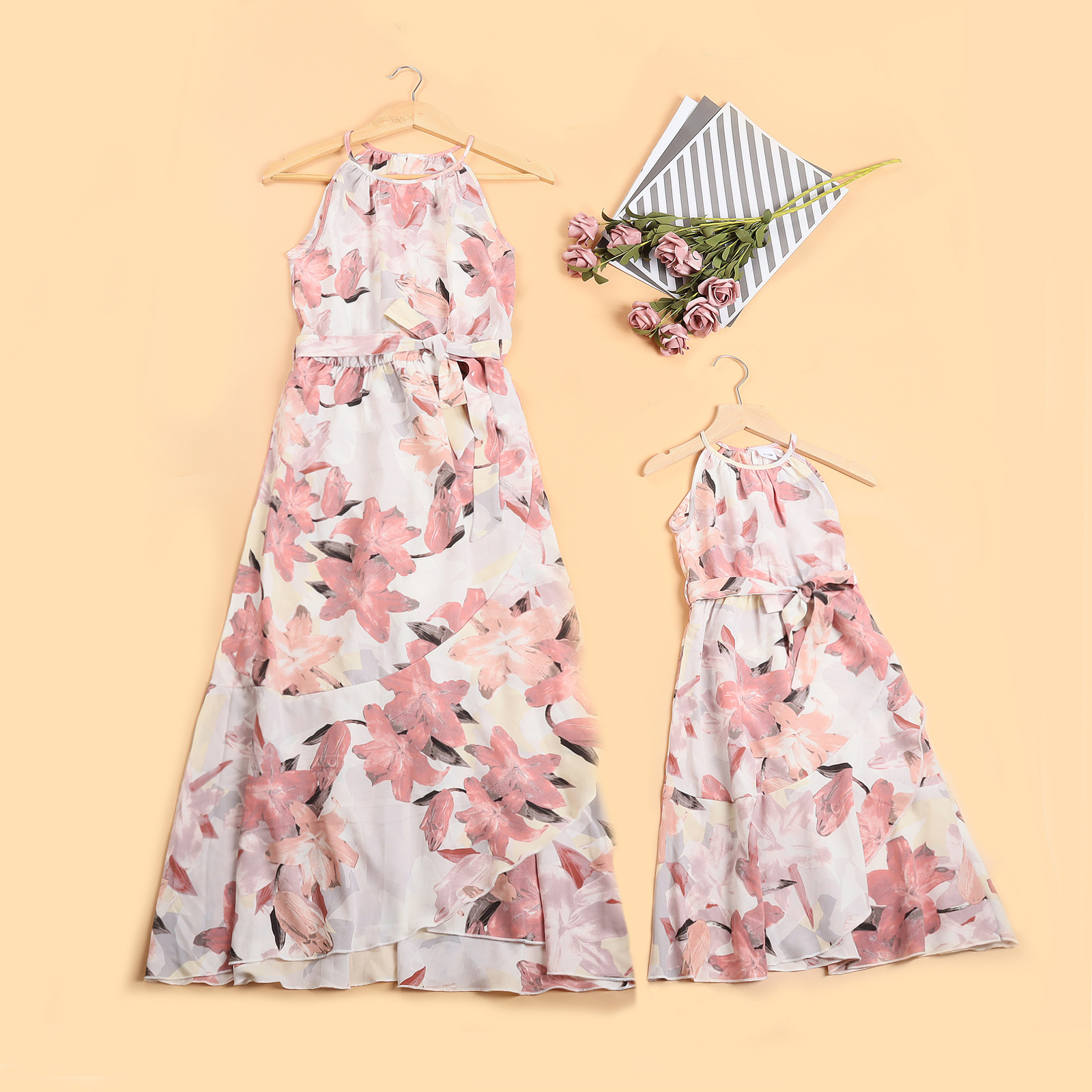 Cute Simple Style Flower Knee-length Family Matching Outfits display picture 3