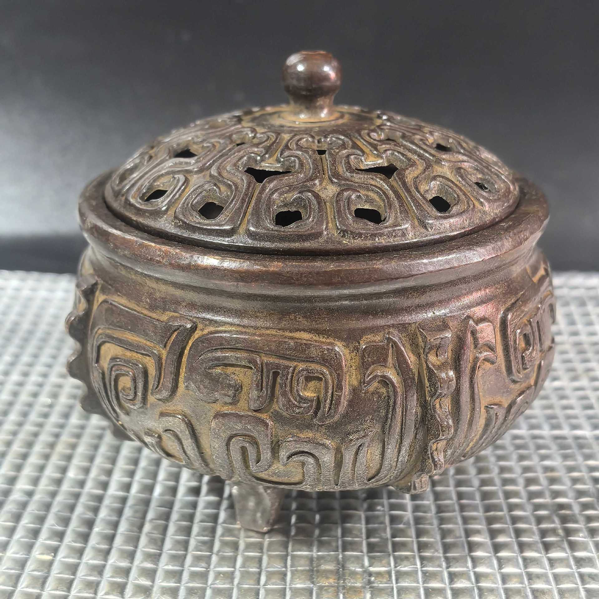 批发仿古做旧纯铜三足兽纹熏香炉工艺品摆件仿青铜器直播一件代发