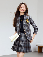 ���˱������ɫ�������b����Ů2025�ﶬ�¿�߶˚��|�W���w�����]