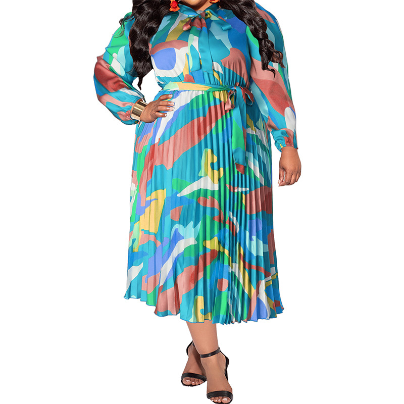 Damenbekleidung in Übergrößen: Plissiertes, langärmeliges Kleid mit Kragen – Herbstmode_voghion.com