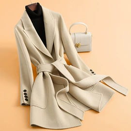 女式毛呢外套;女式皮衣;皮草