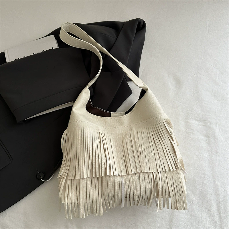 Европейская и американская вместительная сумка в корейском стиле с кисточками, новая мода 2025 года, ретро-тоут, повседневная сумка для работы и отдыха, подмышечная сумка