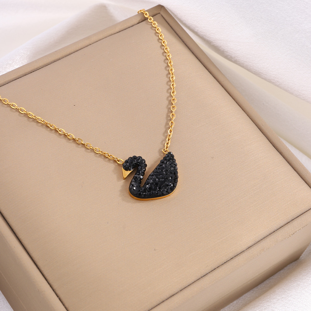 Collar de acero de titanio para niñas de alto nivel Shijia Swan no se desvanece la tendencia de moda universal collar elegante al por mayor