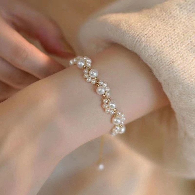Hand-Woven Cat Claw Pearl Bracelet for Women, Light Luxury and Elegant Bracelet, Niche Design, Exquisite and Simple Hand Jewelry Hand-Woven Cat Claw Pearl Bracelet for Women, Light Luxury and Elegant Bracelet, Niche Design, Exquisite and Simple Hand Jewelry