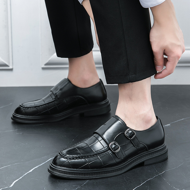 Zapatos de cuero de negocios transfronterizos de tamaño grande para hombres 46 zapatos de cuero de punta de doble botón británicos de tamaño grande para hombres zapatos de cuero de altura