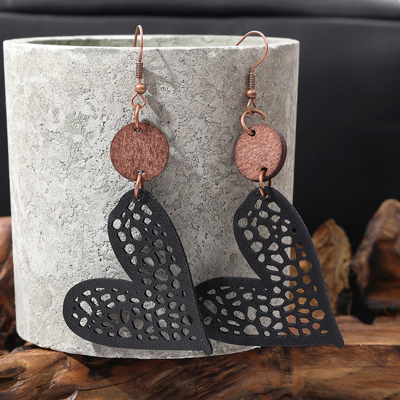 1 Pair Ethnic Style Heart Shape Printing Pu Leather Drop Earrings display picture 3