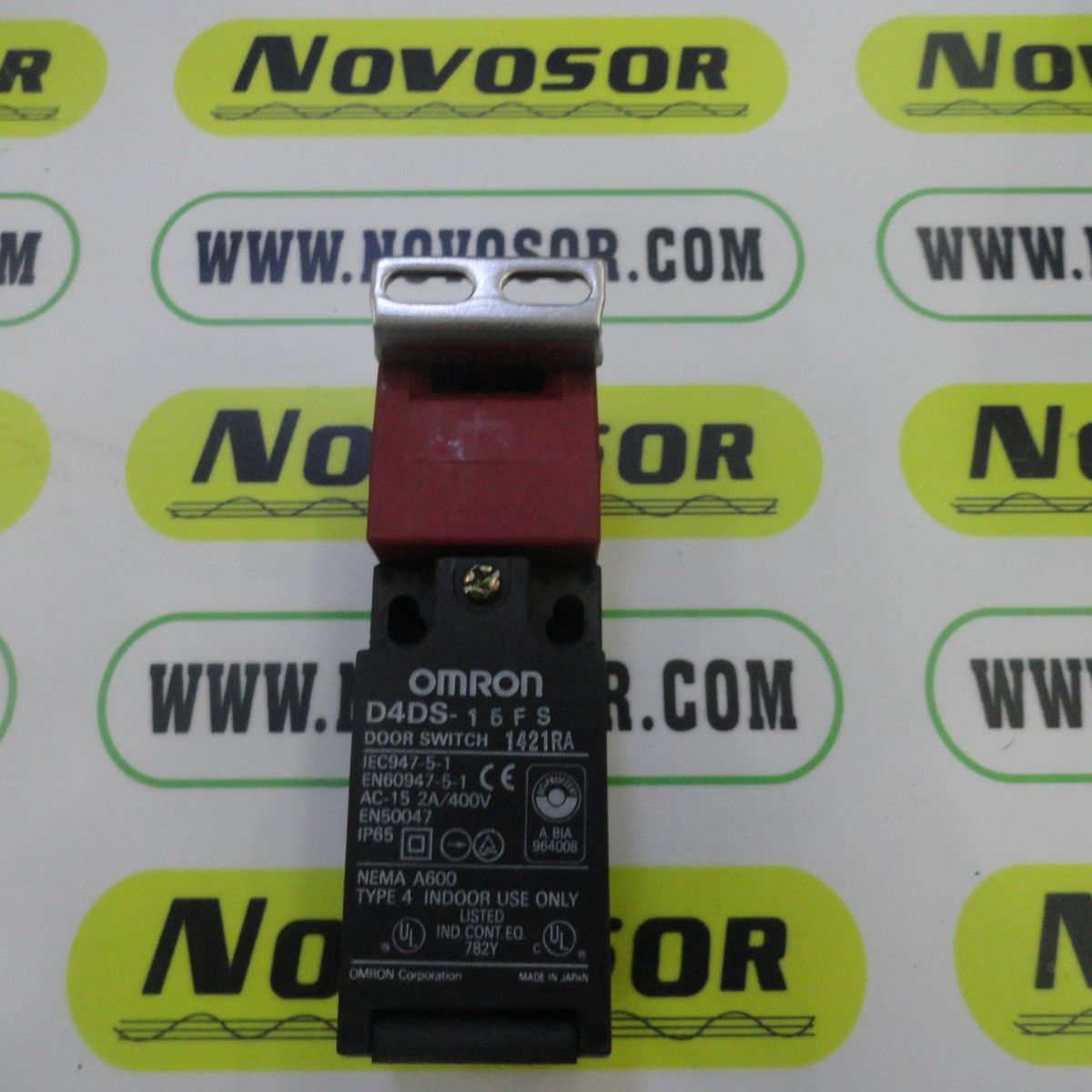 D4DS-15FS     限位开关