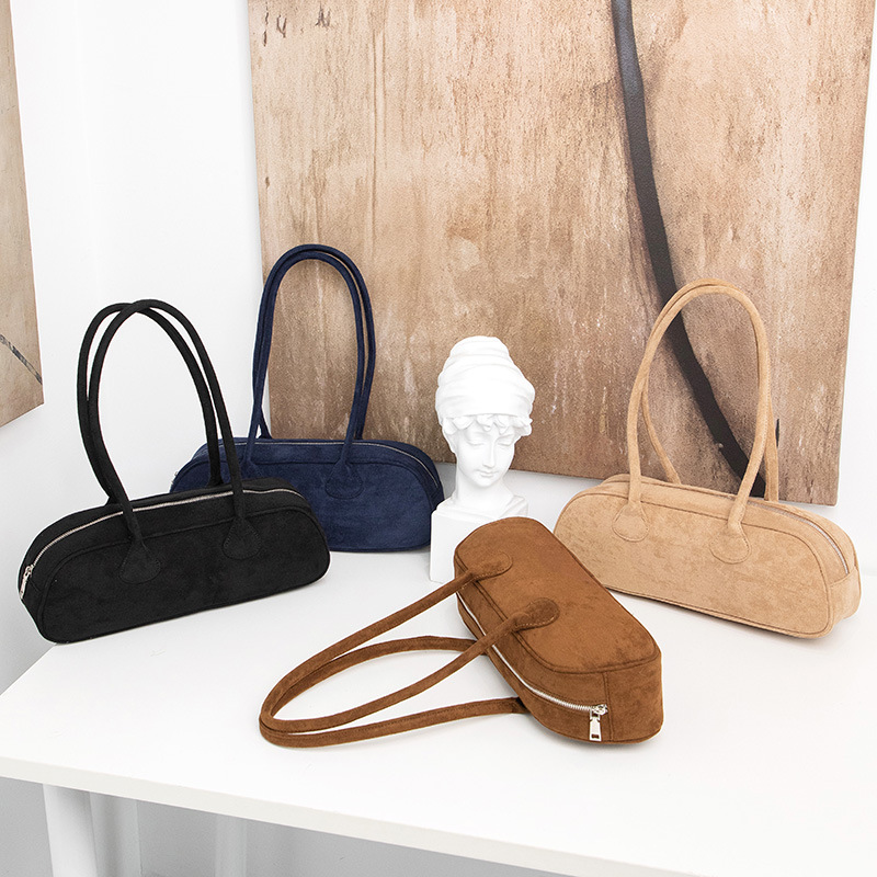 Fashionable New Niche Design Suede Baguette Bag For Women, Versatile Soft Touch Retro Plush Handbag Shoulder Bag - Thumbnail 4
