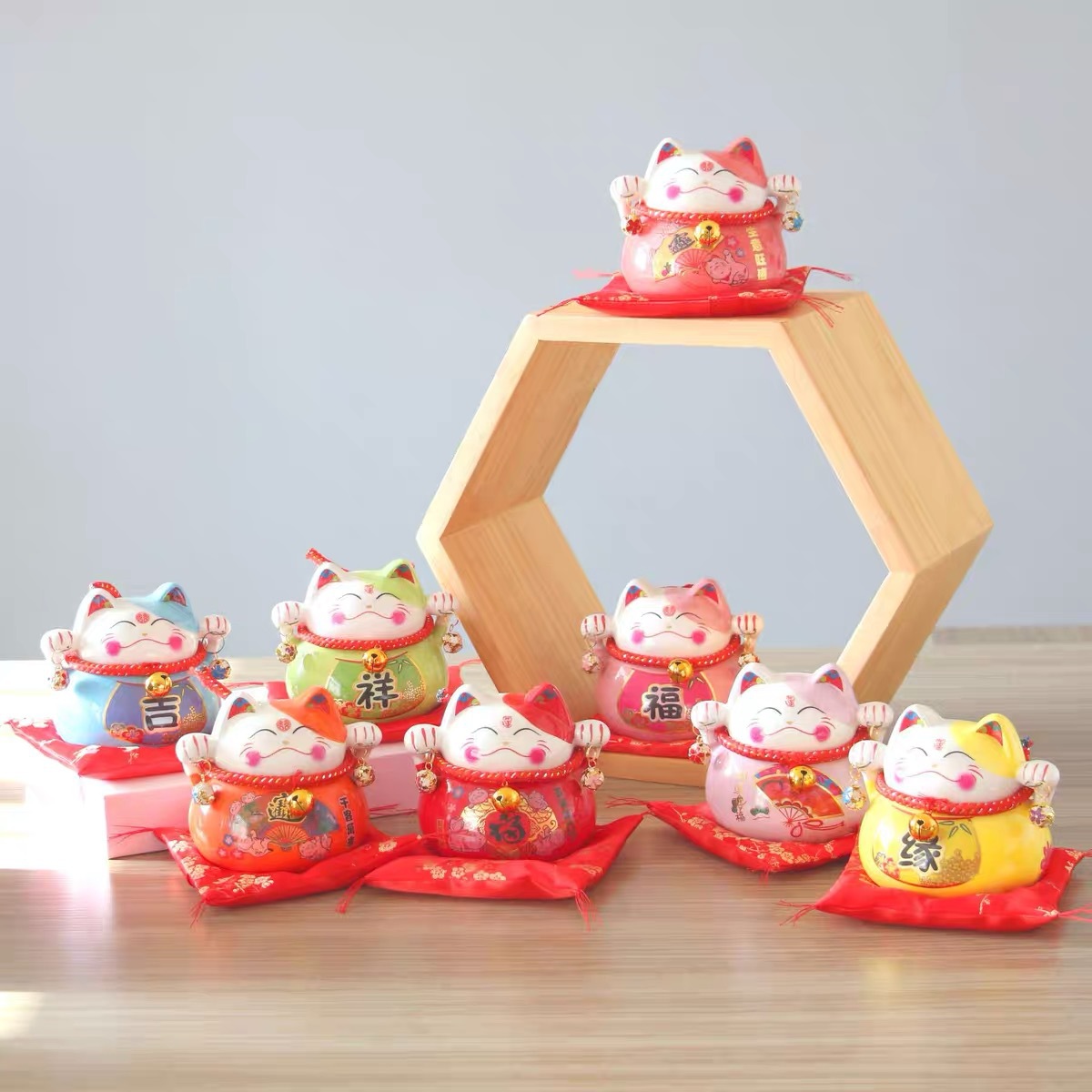 陶瓷4.5寸日式招财猫存钱储蓄罐创意年会开业家居摆件批发礼品
