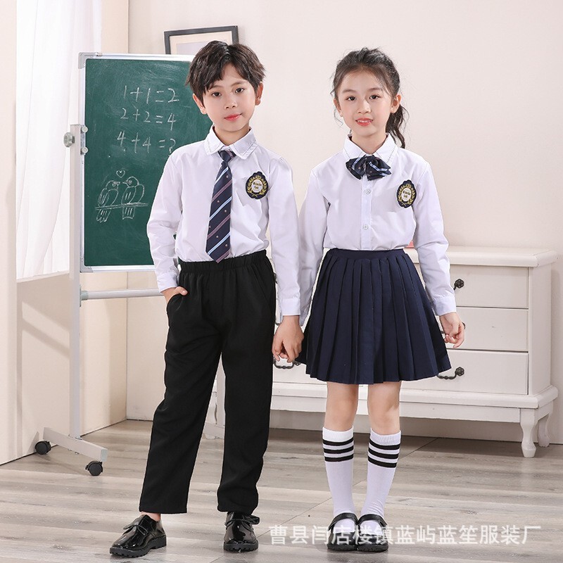 幼稚園の夏の学生の制服の小中学生の大合唱の詩の朗読の出演服の半袖のスーツの出演服|undefined