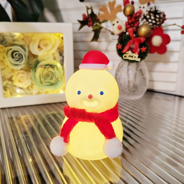 Daxueman+hat/red scarf