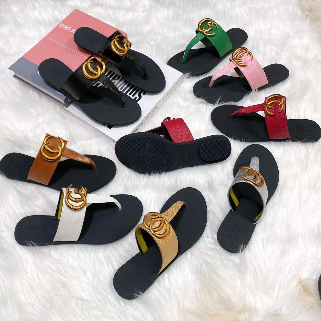 Spot GG hardware decorativo chanclas zapatos planos de verano 2024 sandalias de mujer de moda europea y americana sandals