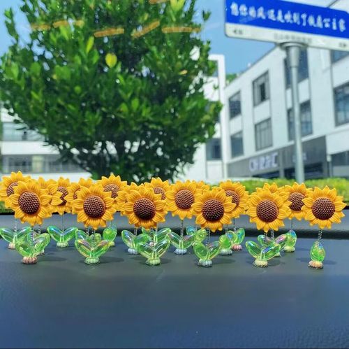 Cute shaking head sunflower car shaking head ornaments healing fresh flowers car center console rearview mirror decorations