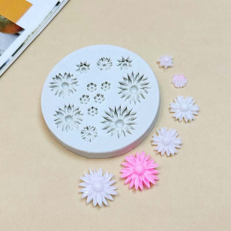 Mini Daisy Model New Multi-Connected Simulated Fondant Silicone Mold DIY Chocolate Decorative Cake Baking Tool