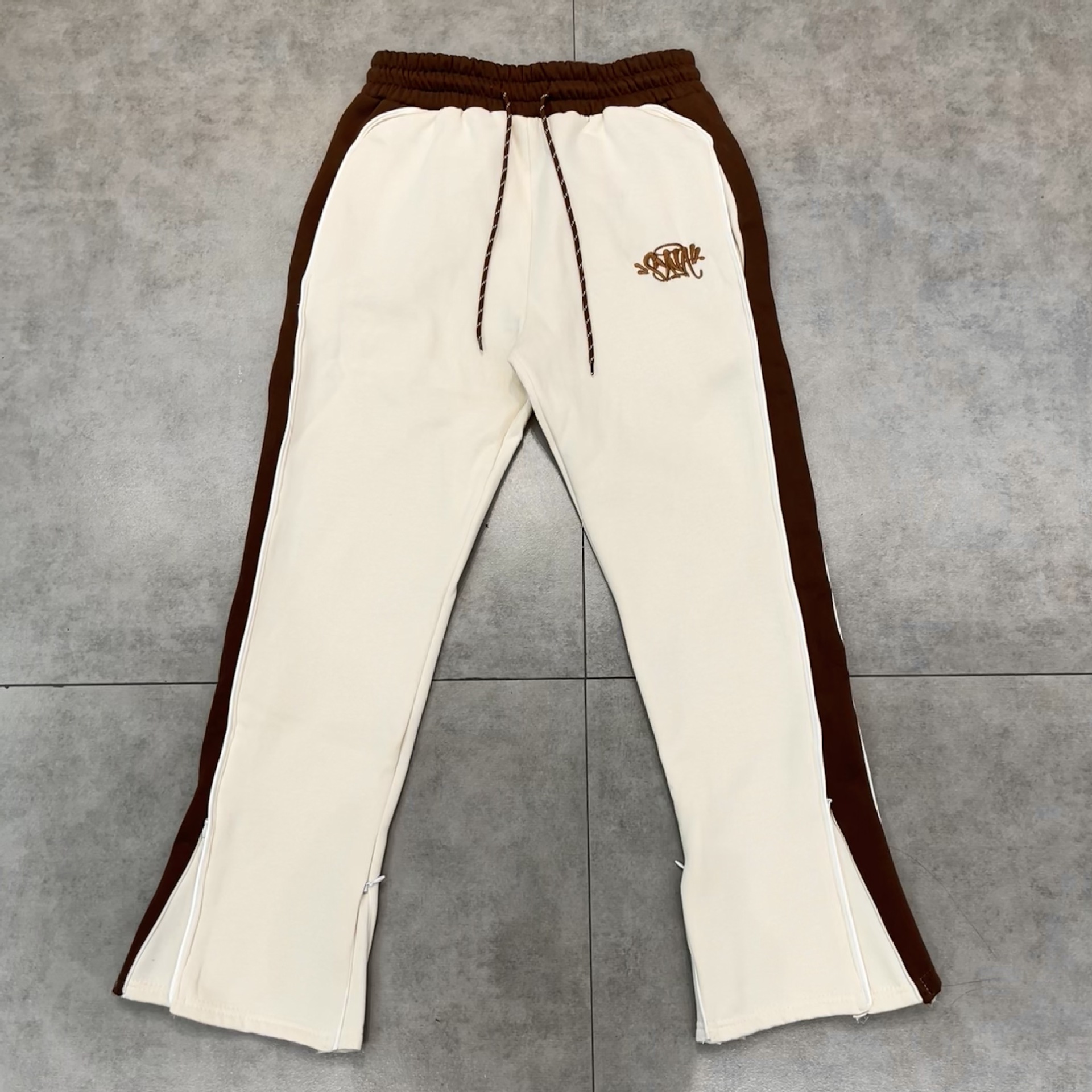 23SS otoño e invierno marca de moda europea y americana Toalla de cabeza de tigre negro bordado forrado de lana hombres y mujeres pareja traje casual al por mayor