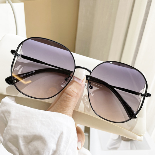 Metallic Brown Nylon Sunglasses for Women, High-End Style, Large Frames, Suitable for Large Faces, Slimming, Vacation, Sun Protection, Fashionable Sunglasses, Same as Influencers' Choices