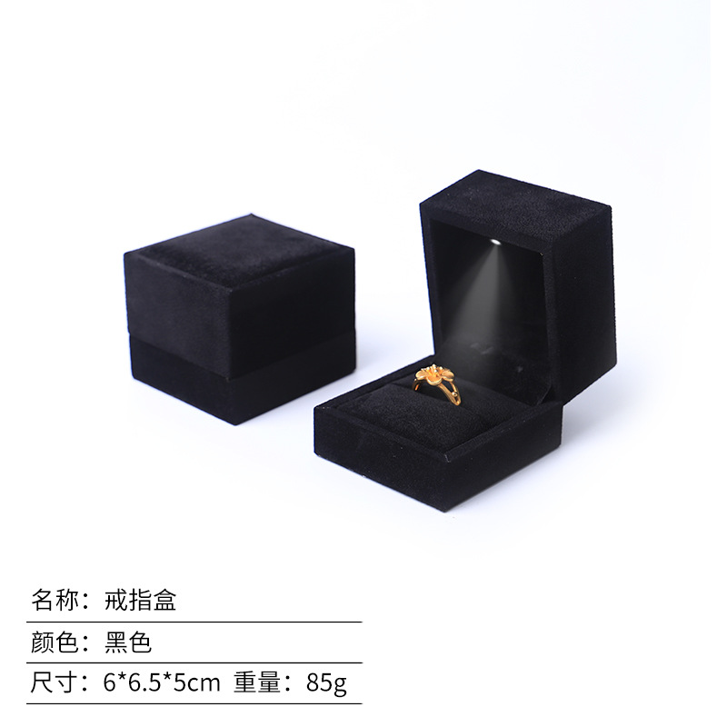 Transfronterizo de ángulo recto negro cuentas de terciopelo caja de joyas LED con lámpara colgante caja de anillo caja de joyas de oro al por mayor