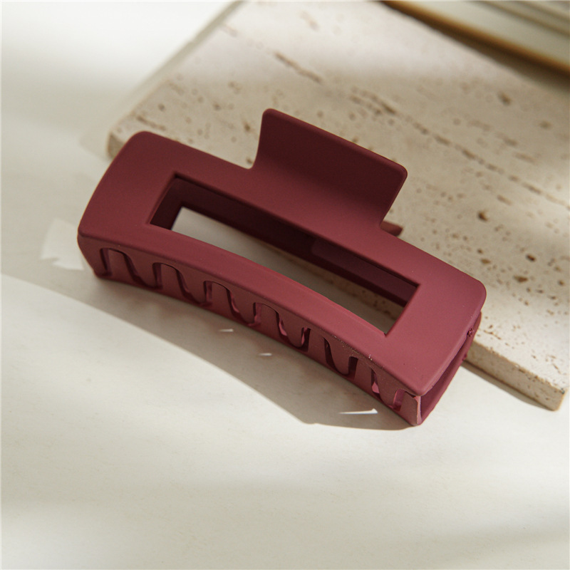 新しいヘアクリップ、大きなスクエアレターグリップ、ファッショナブルなヘアアクセサリー、卸売シャーククリップ、工場直販、幾何学的要素